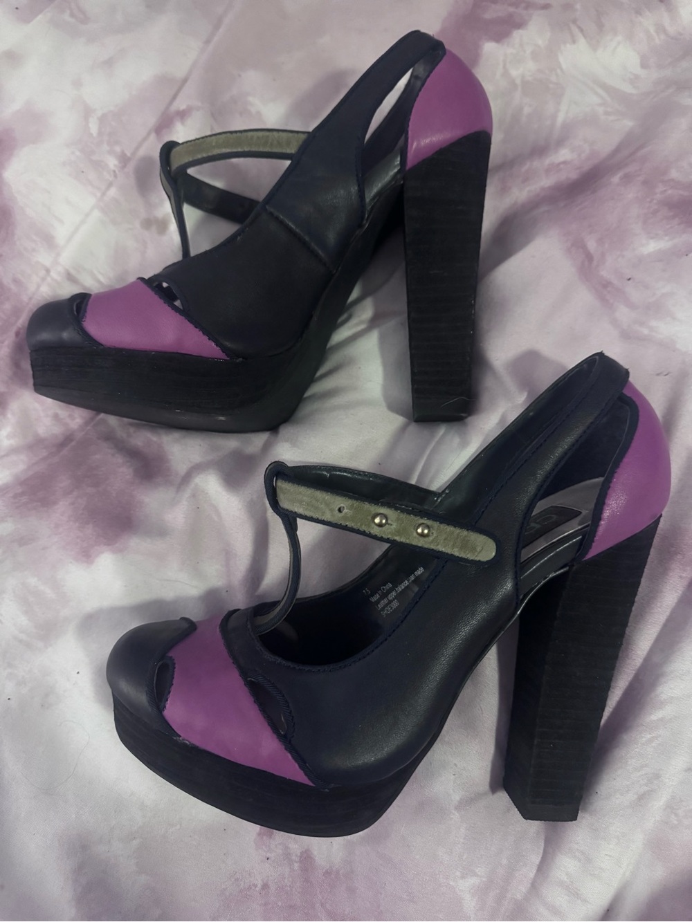 Cynthia Rowley Navy Blue, Purple and Moss Green Platform t-strap Heels - Women
